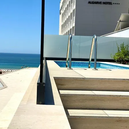 아파트 Luxurious Penthouse With Pool Close To The *