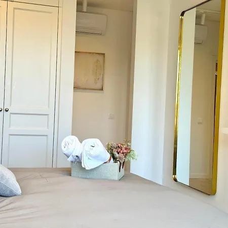 Luxurious Penthouse With Pool Close To The شقة *