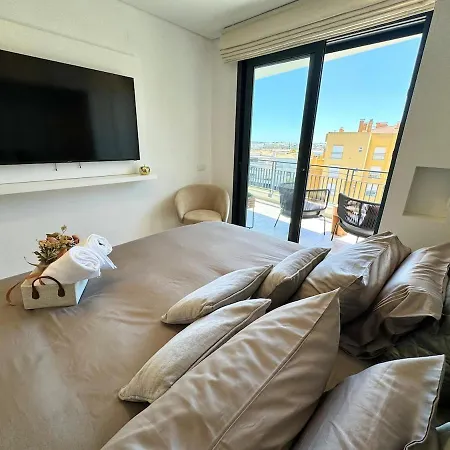 Luxurious Penthouse With Pool Close To The شقة بورتيماو