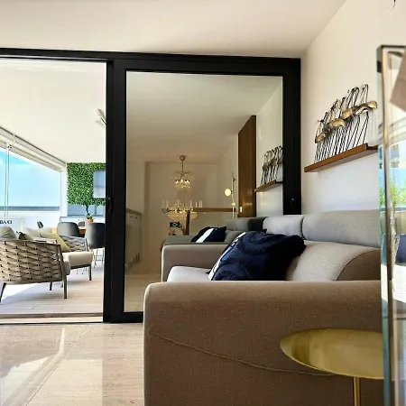 아파트 Luxurious Penthouse With Pool Close To The 포티마오