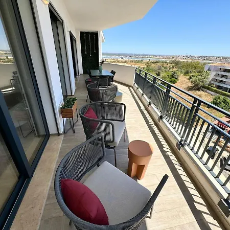 Luxurious Penthouse With Pool Close To The * 포티마오