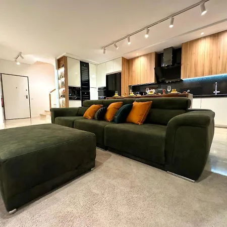 Luxurious Penthouse With Pool Close To The * 포티마오