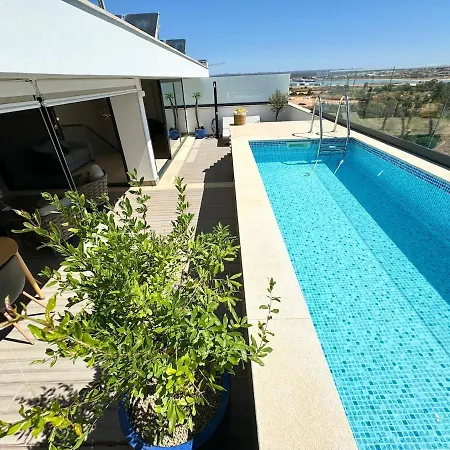 Luxurious Penthouse With Pool Close To The 포티마오