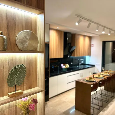 شقة Luxurious Penthouse With Pool Close To The