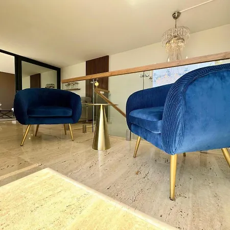 Luxurious Penthouse With Pool Close To The * 포티마오